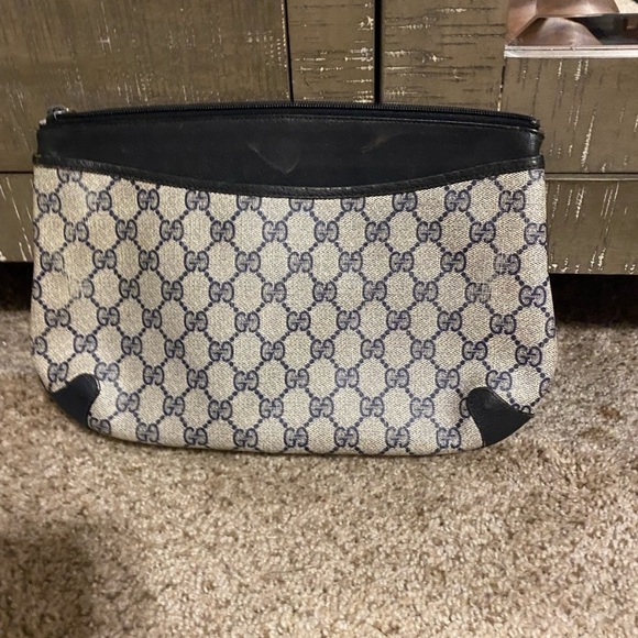 Gucci Clutch - Picture 2 of 3